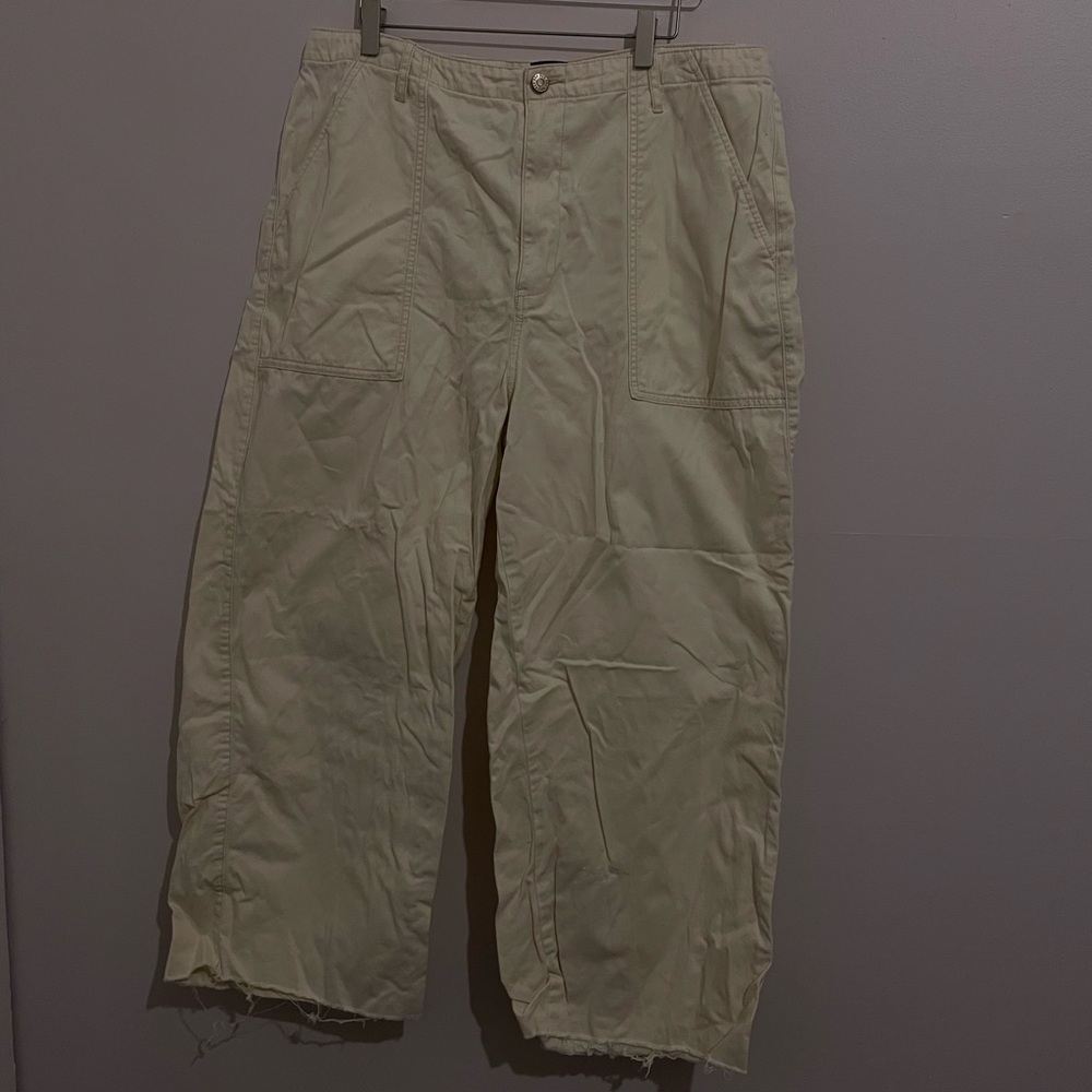 Urban Outfitters BDG Cream Khaki Capri Pants